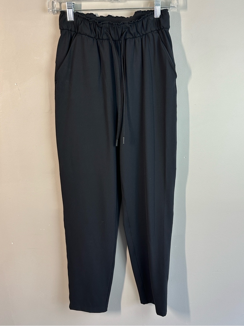 Lululemon Keep Moving Pant 7/8 High Rise Black Luxtreme Size 4 Activewear Travel - Picture 2 of 12